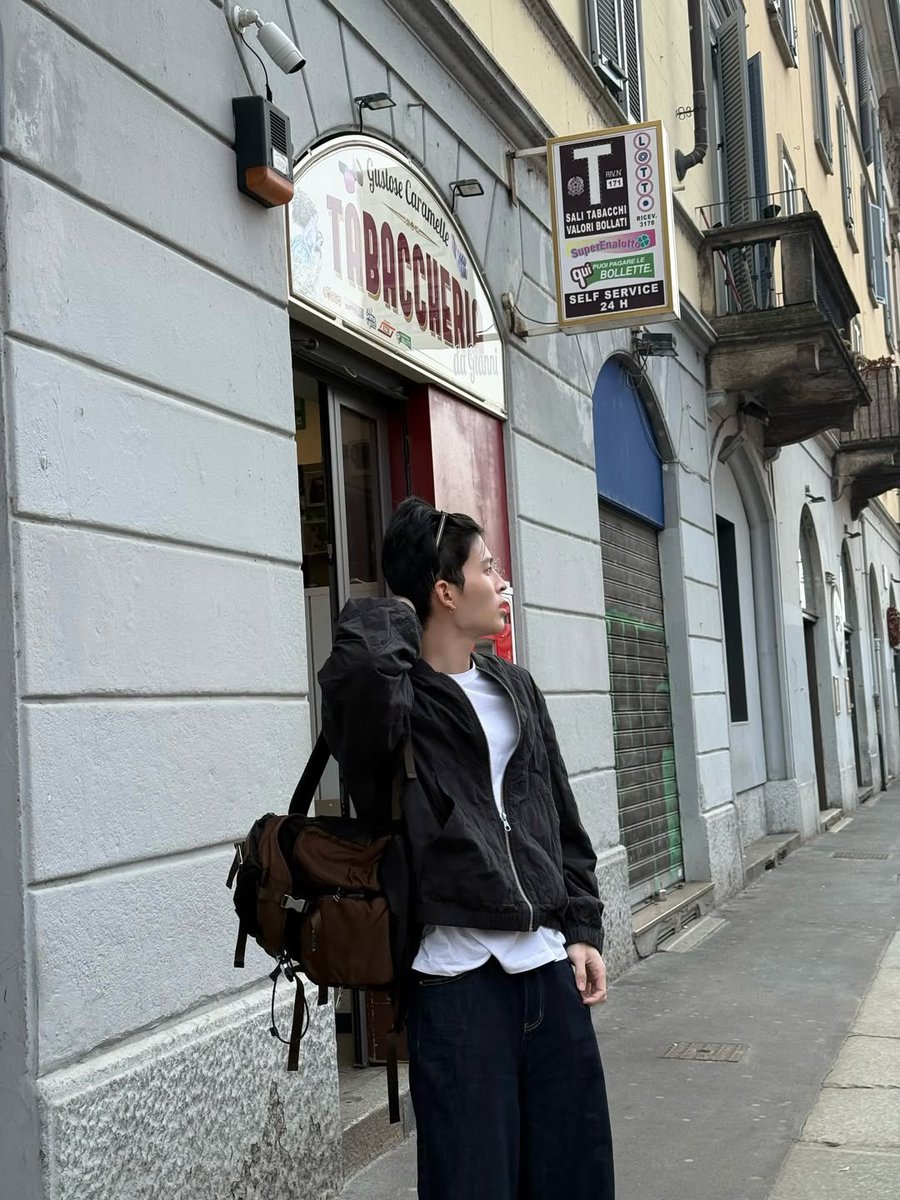 ppnaravit_home's tweet photo. IG update : @ppnaravit 

vibin in milan 

#ppnaravit https://t.co/VvQkdGZUz4