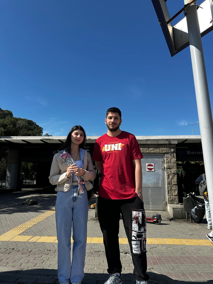 8 MART DÜNYA KADINLAR GÜNÜ KUTLU OLSUN!

8 Mart Dünya Kadınlar Günü vesilesiyle Bornova'da çiçek dağıttık.

#ultrAslanUNI