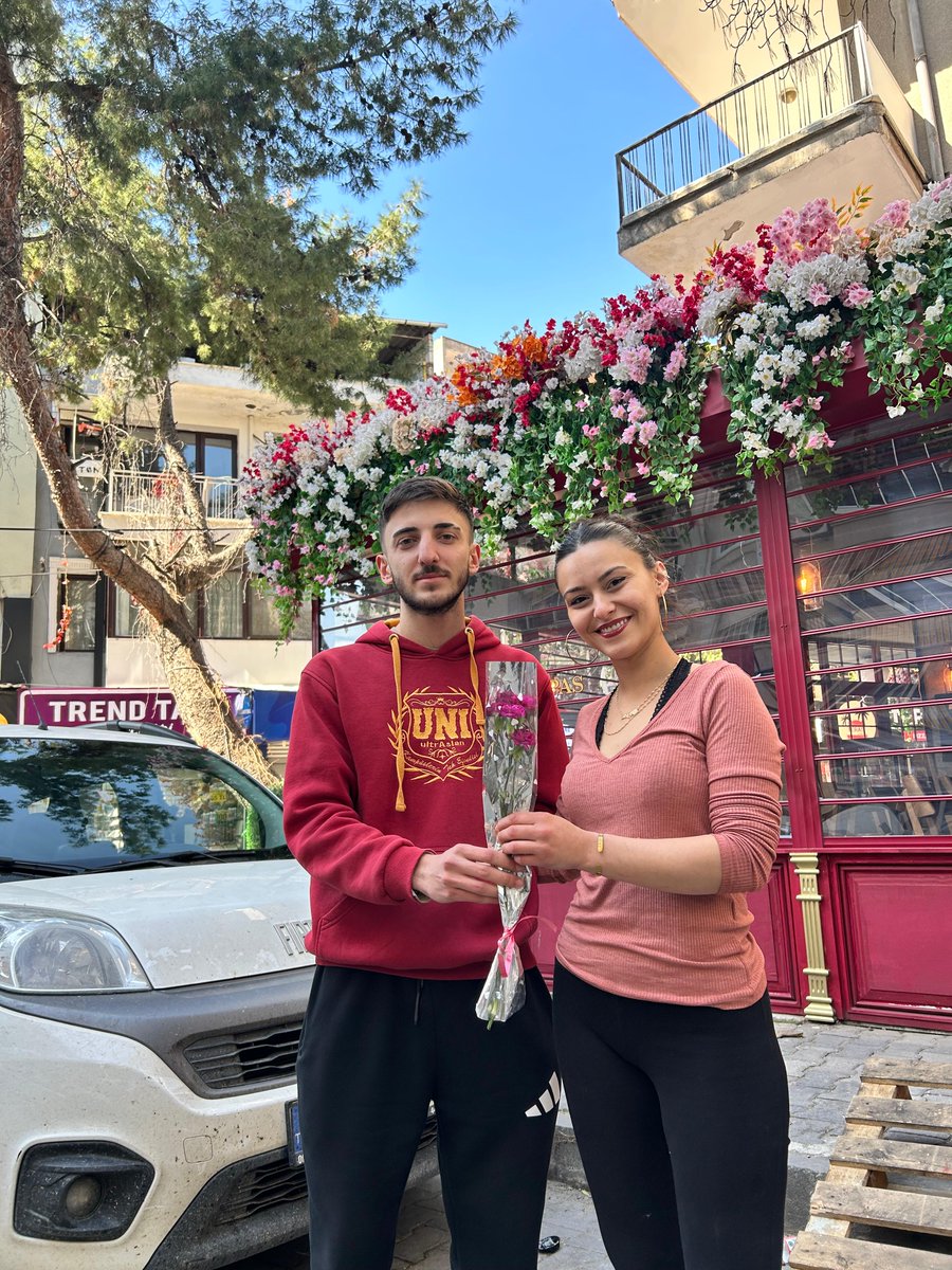 uA UNI EGE tweet media
