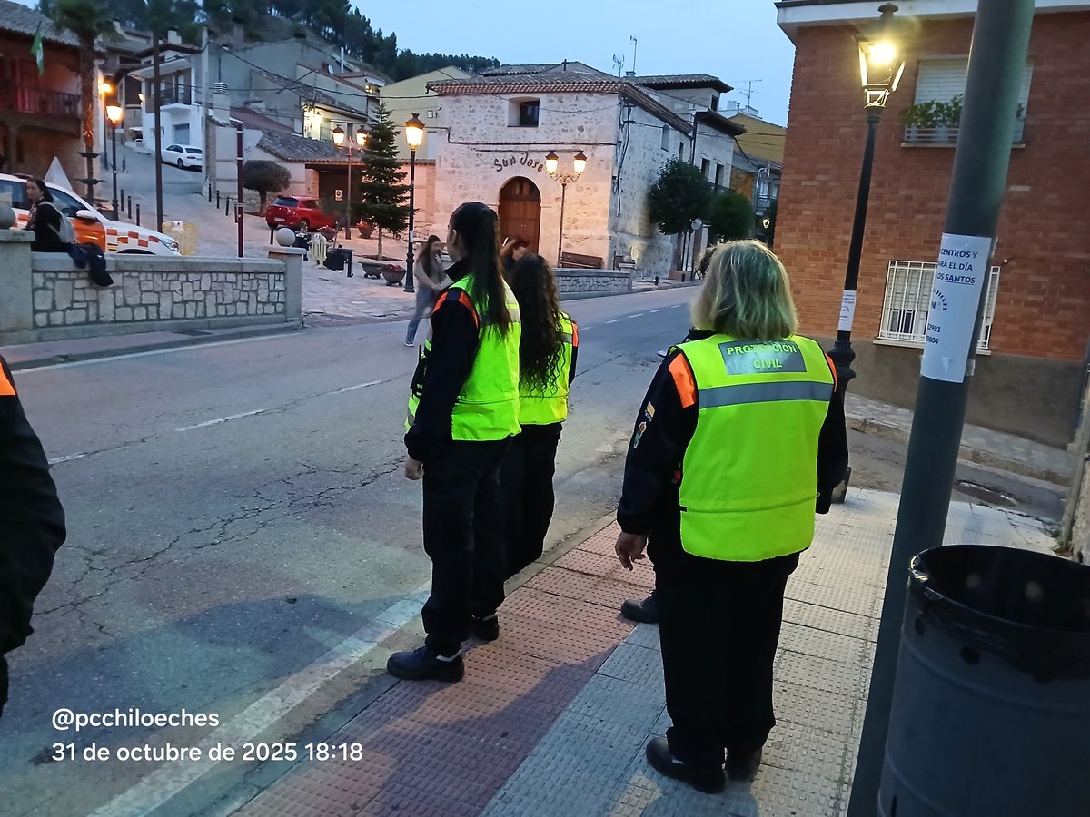 PChiloeches01's tweet photo. 🔶🔷🔶 8 Marzo día Internacional de la Mujer 💜 . Muchísimas felicidades a todas, especialmente a nuestras compañeras . @PChiloeches01 #diadelamujer #chiloeches #lasprotescuentan #8m https://t.co/YrlNv3kMKy