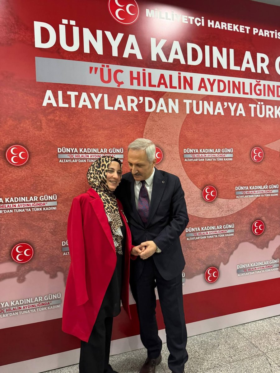 DemirdovenDilek's tweet photo. Genel Başkanımız Sayın Devlet Bahçeli'nin himayelerinde gerçekleştirilen 8 Mart Dünya Kadınlar Günü kapsamında “Üç Hilalin Aydınlığında Altaylardan Tuna’ya Türk Kadınları”  "9 Işık 9 Kadın” ödül töreninde Hatay'lı hemşehrimiz Gülcan Yılmaz yılın ödüllüne layık görüldü. ⬇️ https://t.co/pdISudKX09