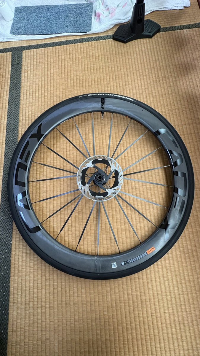 nakatsu0809's tweet photo. 代理出品
CADEX 50 Ultra 前後セット
30万
※スプロケ・ローターは付きません
タイヤはほぼ新品のgp5000strが着いてきます。
使用距離350km未満となり、限りなく未使用品に近いです。
雨天使用もありません。
#ロードバイク物販
#GIANT 
#cadex https://t.co/IMhXmdInEW