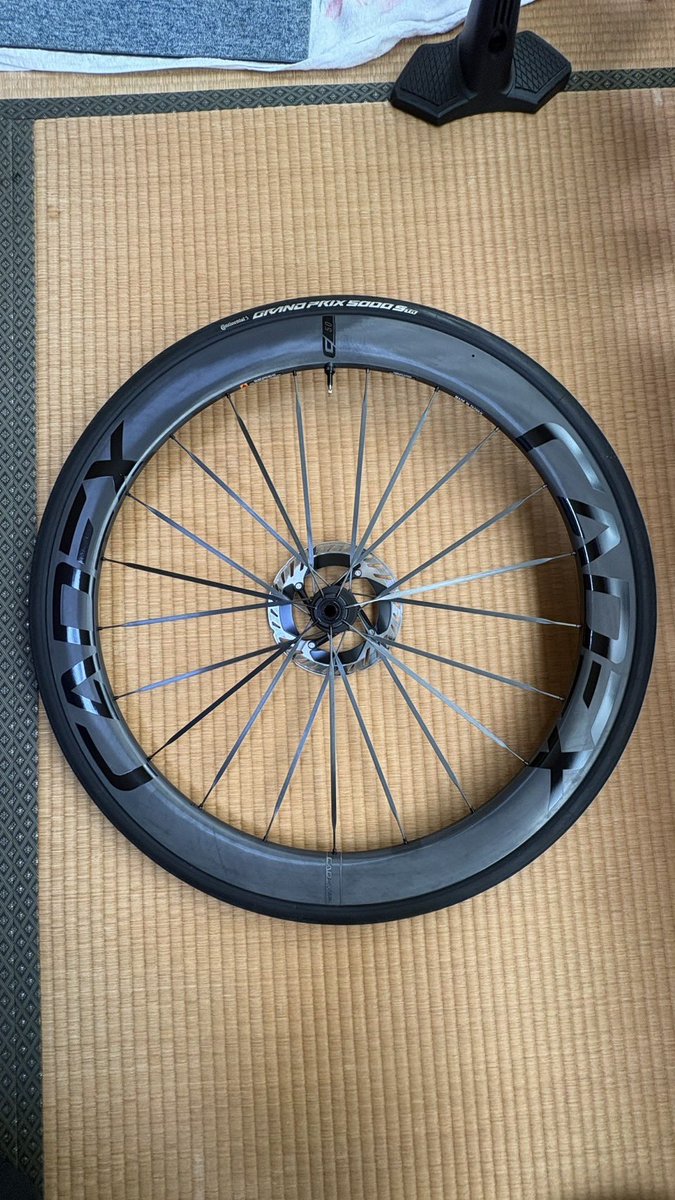 nakatsu0809's tweet photo. 代理出品
CADEX 50 Ultra 前後セット
30万
※スプロケ・ローターは付きません
タイヤはほぼ新品のgp5000strが着いてきます。
使用距離350km未満となり、限りなく未使用品に近いです。
雨天使用もありません。
#ロードバイク物販
#GIANT 
#cadex https://t.co/IMhXmdInEW