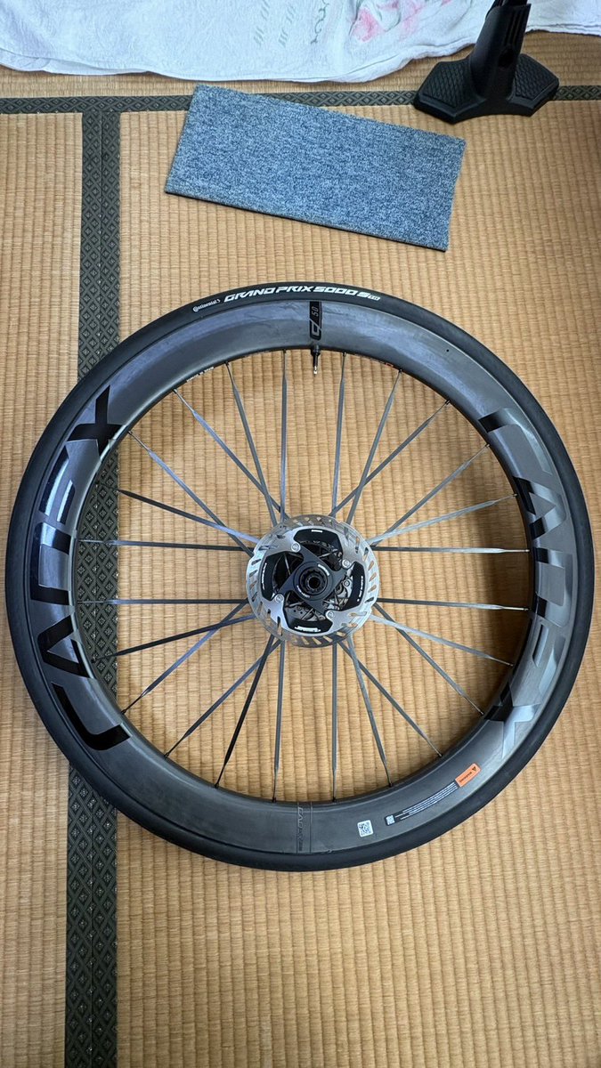 nakatsu0809's tweet photo. 代理出品
CADEX 50 Ultra 前後セット
30万
※スプロケ・ローターは付きません
タイヤはほぼ新品のgp5000strが着いてきます。
使用距離350km未満となり、限りなく未使用品に近いです。
雨天使用もありません。
#ロードバイク物販
#GIANT 
#cadex https://t.co/IMhXmdInEW