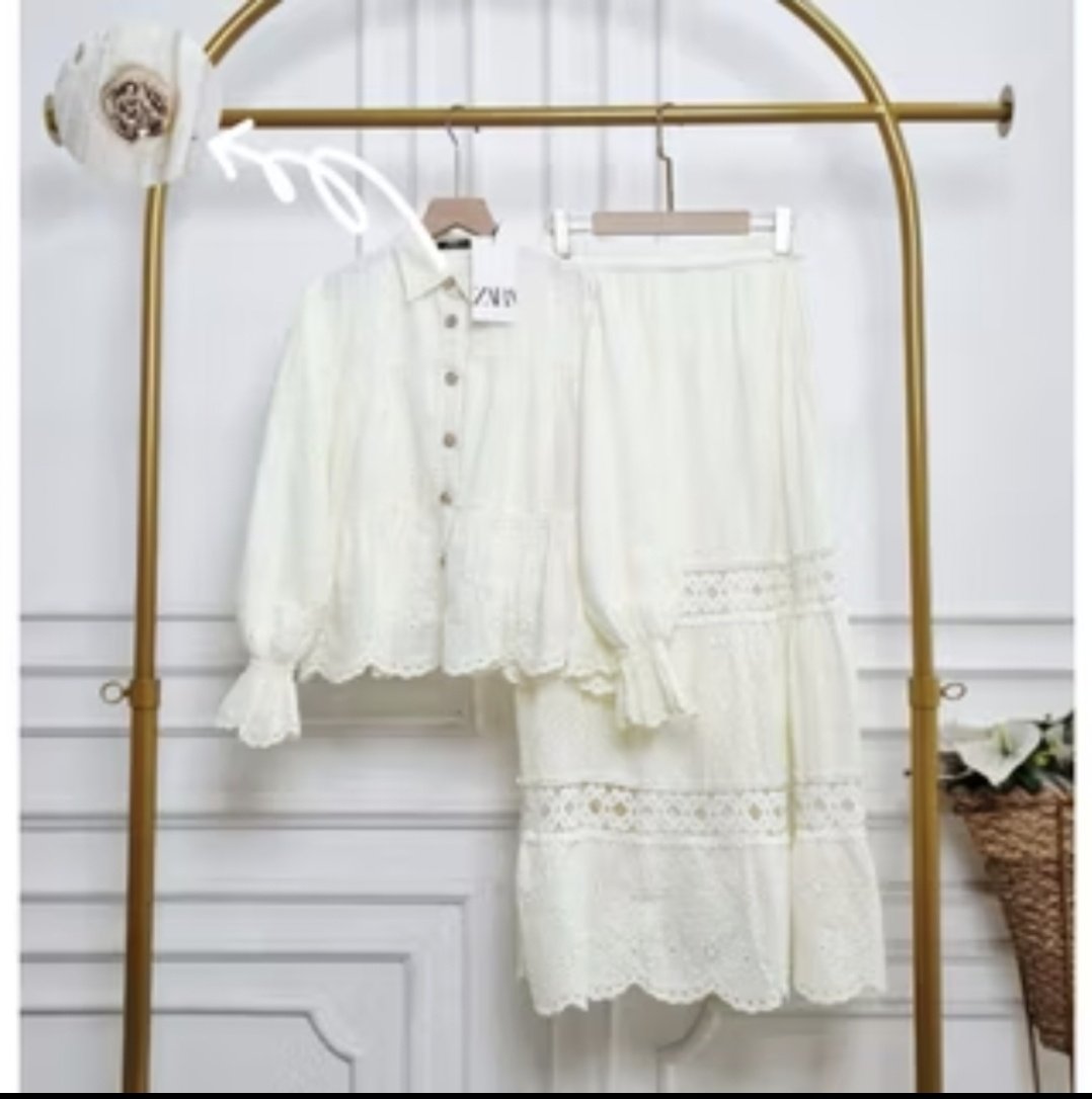 _piwpiwpii's tweet photo. guyss ada yg masih cari baju lebaran ga?🥹 aku ada setrok katbol warna Butter yellow, sumpah ini aslinya cantik bgtt detail katbol nya juga ga lebay. aku jual karena double order🥲 baru bgt dateng paketnya.
jual rugi aja 300k udah satu set.
order by shopee yaa♥️🫵 https://t.co/pYNhnai4Il