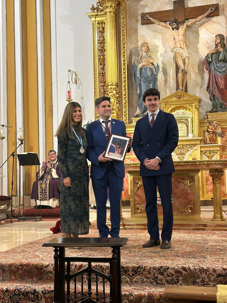 PastoraSMarina's tweet photo. 🔵 #ActualidadPastoreña | Miembros de la Junta de Gobierno de nuestra Hermandad asistían ayer sábado a la Función Principal de la @HdadPerdonMad, respondiendo así a su invitación y a la visita y presente que nos hicieran el pasado septiembre, por la Coronación Canónica de la Divina Pastora. También acudían horas antes a realizar visita institucional a la @GPoderMacarena. 

A ambas Hermandades nuestro agradecimiento por la atenciones recibidas. ¡Que la Divina Pastora os colme de sus bendiciones!