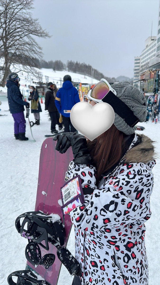 あちみ tweet media