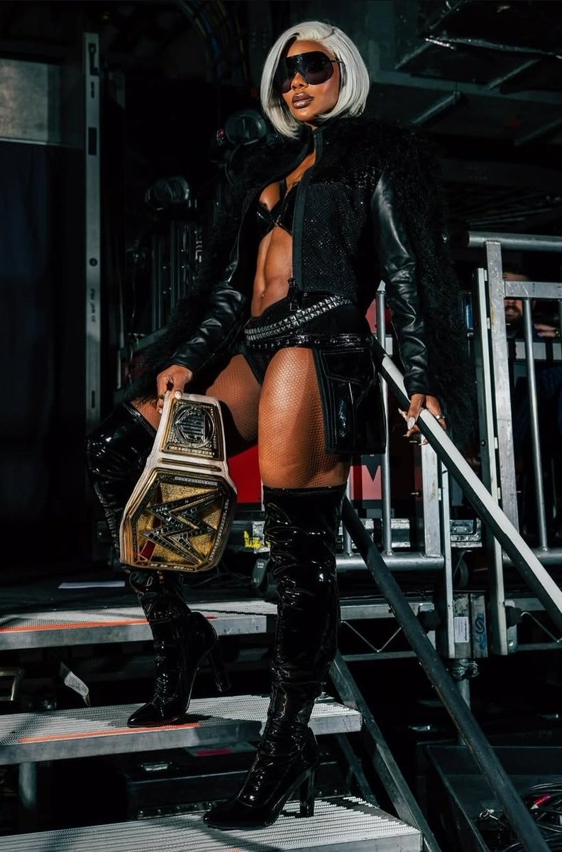 𝐁𝐋𝐀𝐂𝐊 𝐃𝐀𝐃𝐃𝐘. tweet media