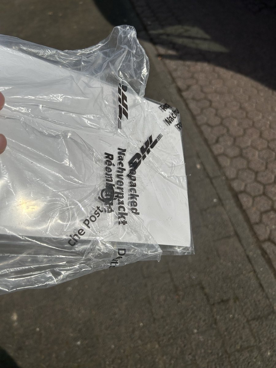 mortifm's tweet photo. @DHLPaket ist das euer Ernst? https://t.co/EFbOBNiiAM