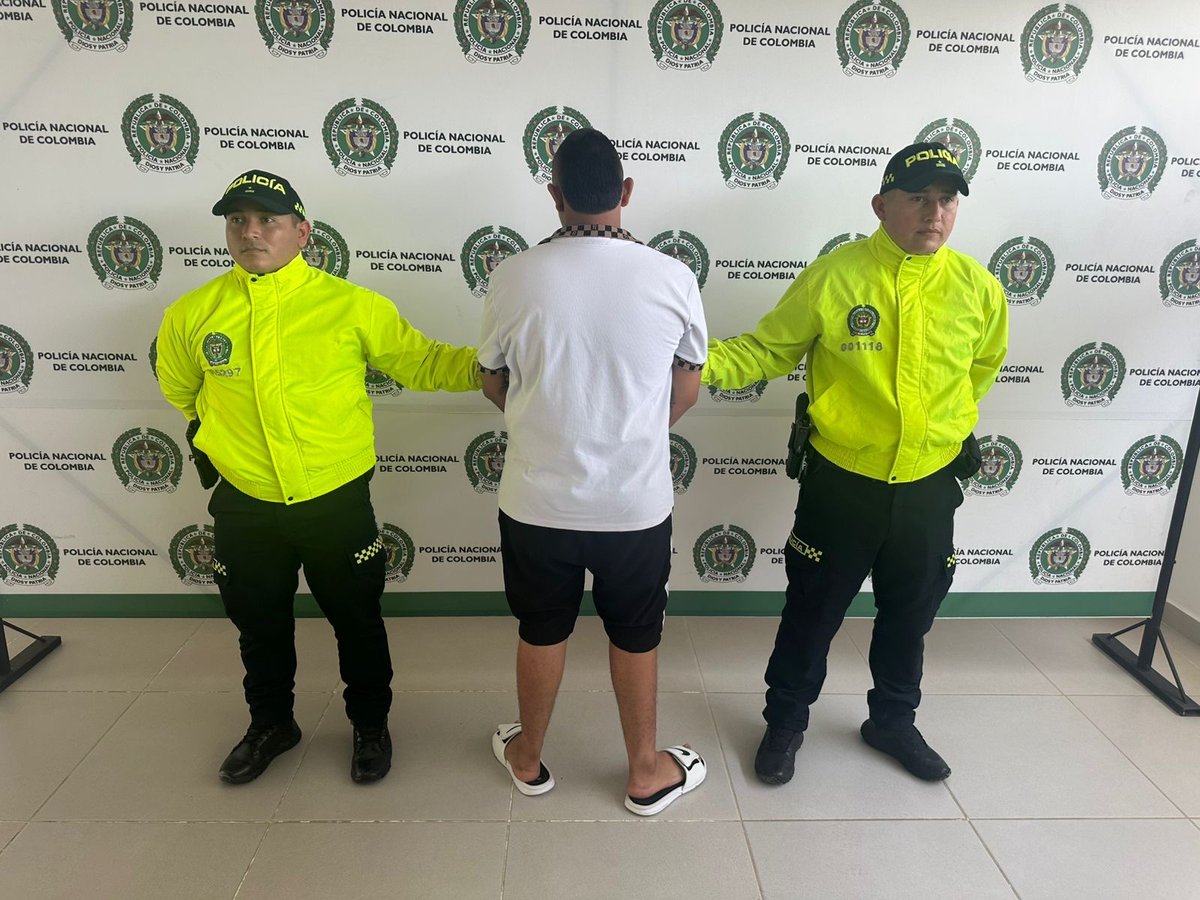 CAPTURAN A UN HOMBRE QUE ROBABA A MUJERES EN YOPAL
elrelatordelllano.com/capturan-a-un-…