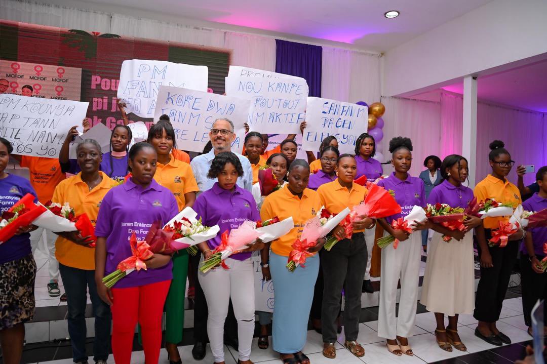 PrimatureHT's tweet photo. COMMUNIQUÉ DE PRESSE

Le Gouvernement rend un hommage solennel aux femmes haïtiennes :
« Votre dignité n’est pas négociable »

https://t.co/8WpAevsTJa https://t.co/OtdfMQGzXI