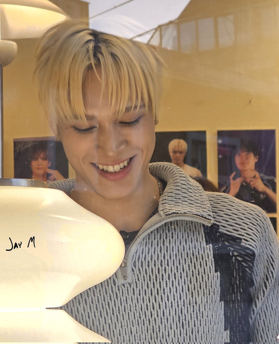 jay_m_sunlight's tweet photo. 귀요미 생축♡♡♡🎂
즐거웠다!!
#jaychang #제이창 https://t.co/737Dztfy1S