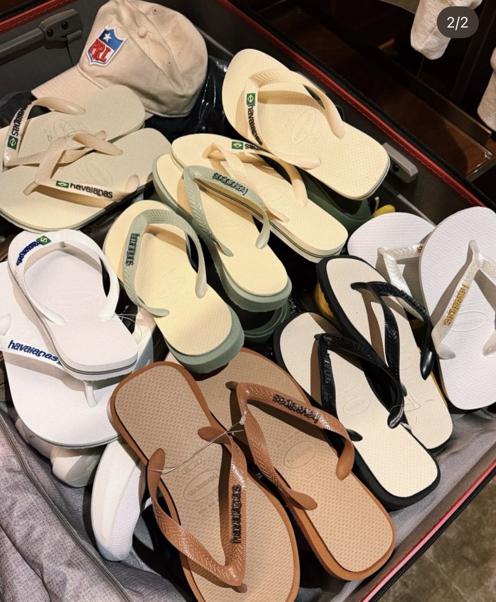 molenefuinha's tweet photo. @safetybieber Ele ta sempre de havaianas depois do show de SP e a namorada dele postou que comprou uma mala de havaianas https://t.co/S55CE1m89a