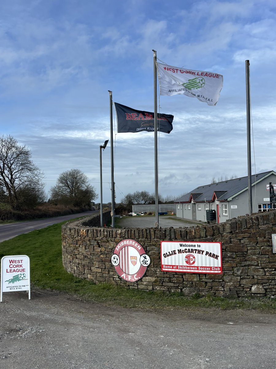 westcorkleague's tweet photo. π Flags flying in Skibb!
Ollie McCarthy Park is dressed for the Beamish Cup semiβfinals β WCL and Beamish colours up and the atmosphere building already.
β½ @CastletownCelt v @Ardfieldfc β 11:30
β½ @Togherceltic v @DrinaghRangers β 2:00
#BeamishCup #WCL #Skibbereen #CupDay https://t.co/NG1bljIHAz