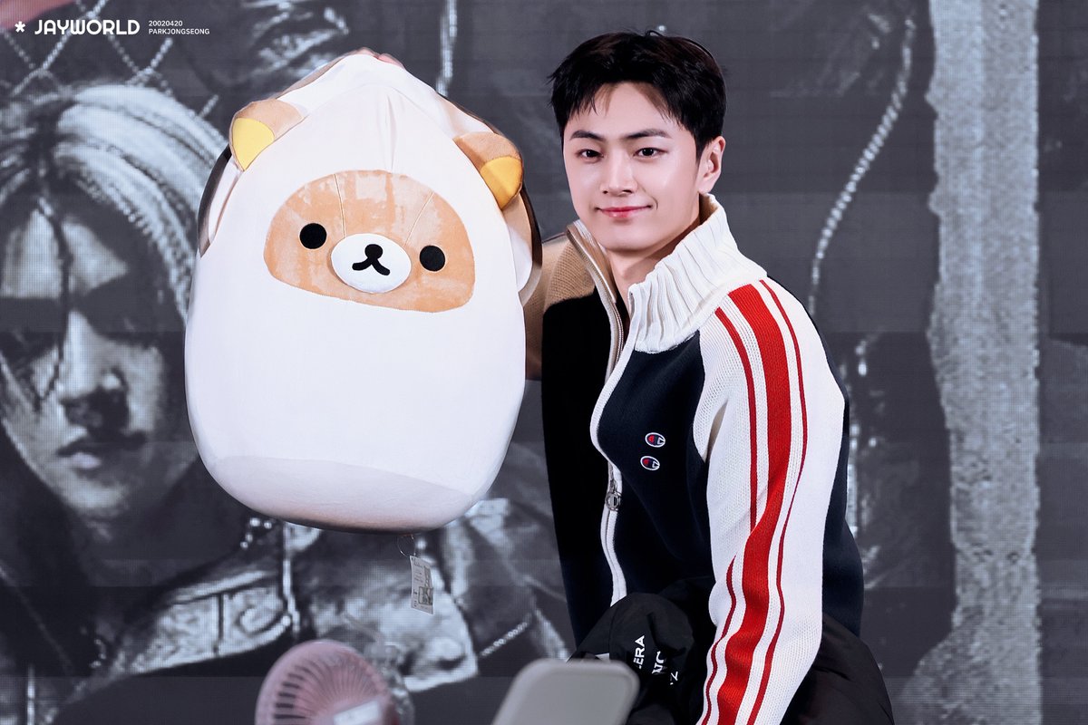 JayWorld tweet media