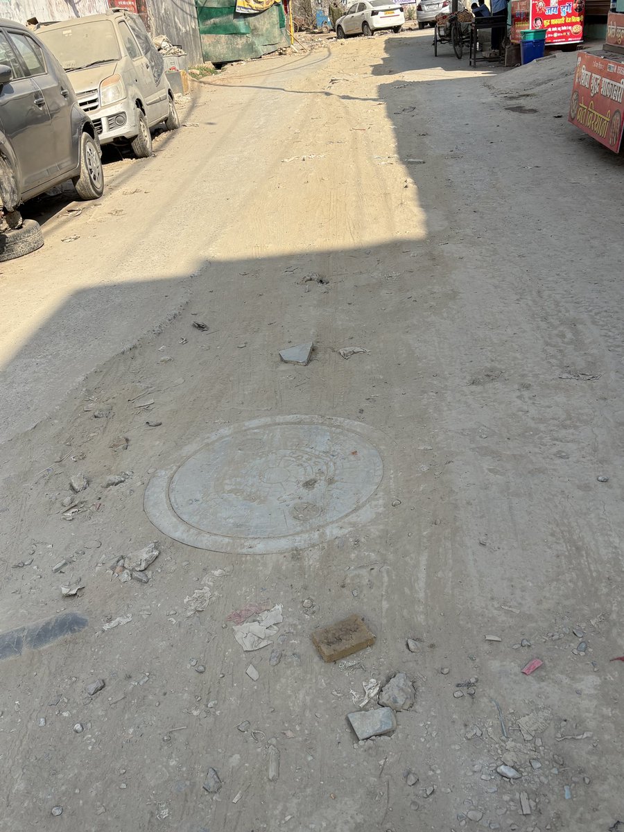 nikku_ydv32's tweet photo. In Rasulpur Nawada,Sector 62, the road was dug up for laying a water pipeline and has been left like this. It is causing a lot of inconvenience to people commuting through the area. Kindly take this into notice and take appropriate action.@noida_authority @CeoNoida @myogioffice https://t.co/qdqCWxPzUc