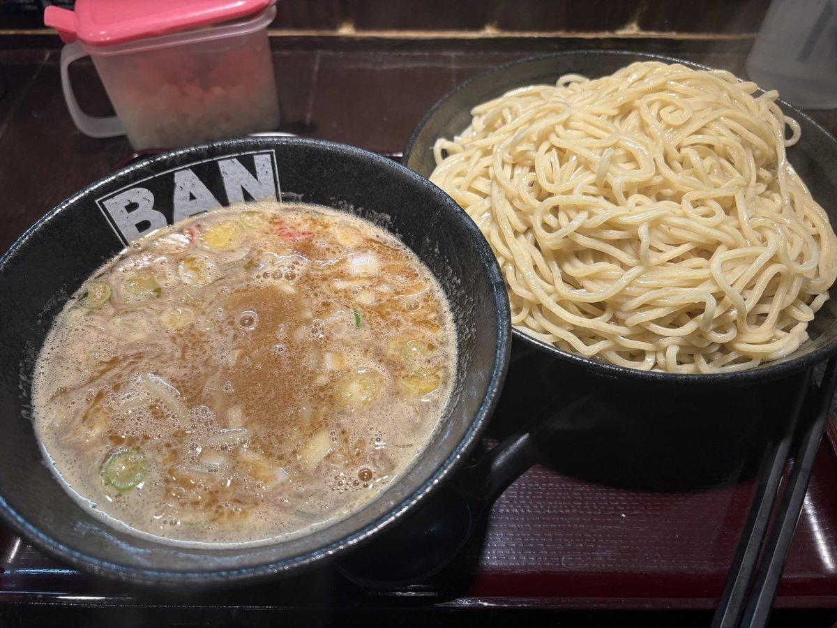 MayMay2017_'s tweet photo. 弘前　幡
つけ麺　メガ盛り🍜

初メガ盛りでしたが量がヤバい！ https://t.co/TsCju2KOrv