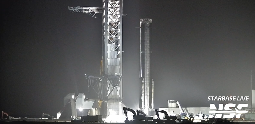TrackingTheSB's tweet image. Booster 19 has arrived at the launch site!

Track Starbase Here: figma.com/design/2AvC161…
Join Our Discord Here: discord.gg/ZbrSYPzDAq

📸NSF | Starbase Live | nsf.live/starbase

#Tracking #starship #Starbase #SpaceX