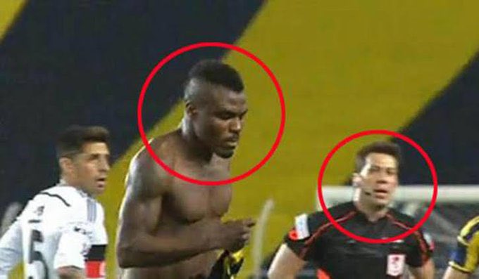 Burada 2. sarıdan Emenike'yi atamayan hakem müsvettesi Osimhen 2. sarıdan atılmalıdır diyor.
Fıkra bu kadar..!