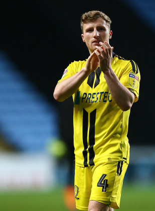skybluesarchive's tweet photo. On this day 2019 Sky Blues lost 2-1 at home to Burton , Tom Bayliss getting City's goal, Jamie Allen scored one for Burton, Enobakhare was sent off on 53 mins. McFadzean and Collins in Burton defence att. 11,468 https://t.co/zIAyKwarKC https://t.co/OFRSRtcQqz