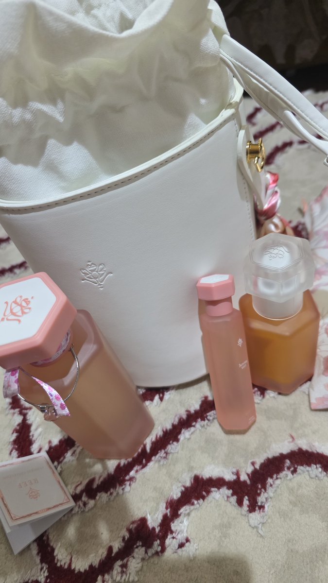 amera7331's tweet photo. @reefperfumes اهلا طلبيتي ناقصه ولايوجد احد يرد الوووو...نرجو الرد https://t.co/N3qgZT4vbx
