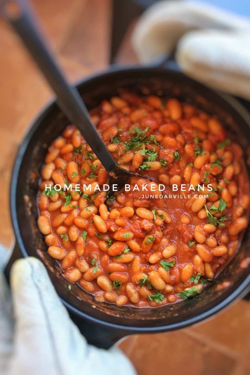 junedarville's tweet image. ❤️ 𝐂𝐥𝐚𝐬𝐬𝐢𝐜 𝐁𝐚𝐤𝐞𝐝 𝐁𝐞𝐚𝐧𝐬
❤️ The homemade oven baked beans with #bacon... Such a delicious side dish for sausages and fried eggs!
❤️ 𝐑𝐞𝐜𝐢𝐩𝐞 &amp;gt;&amp;gt; junedarville.com/baked-beans-re…