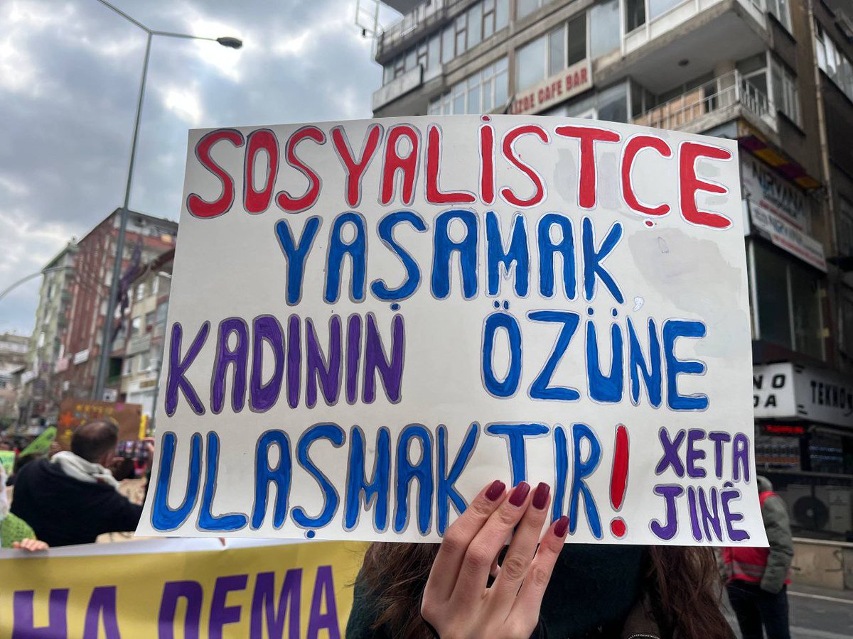 xt_jnn's tweet photo. 📍Amed

Em wek jinên ciwan li qadan bang dikin 📣
Yek Gotin Yek Çalakî JIN JIYAN AZADÎ

#8mart 
#8êadarê https://t.co/bzokJoARE4