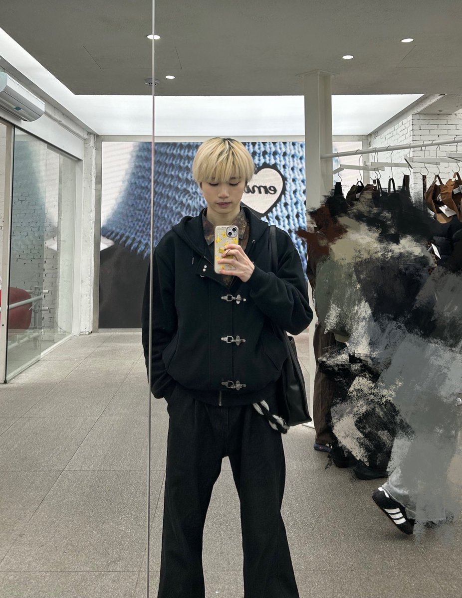 He0uA's tweet photo. 服ミスって凍えがち https://t.co/NrnMOWBHv0