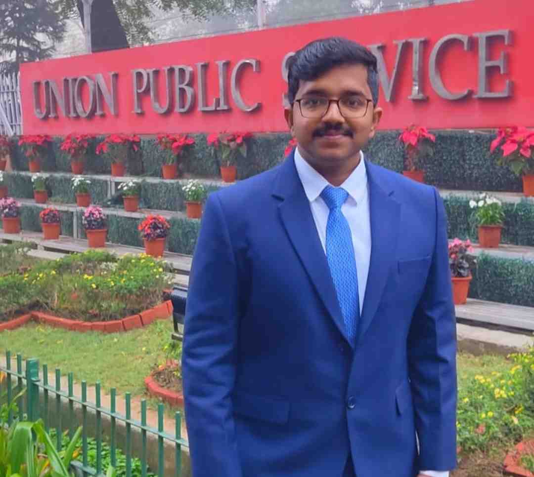 allaboutbelgaum's tweet photo. Basavaraj Madivalappa Patil (28) from Mekalmardi village in Bailhongal taluka has cleared the UPSC examination, securing the 739th rank in his fifth attempt. Son of retired government school teacher Madivalappa and homemaker Shantava, https://t.co/Ar5XTedtj8