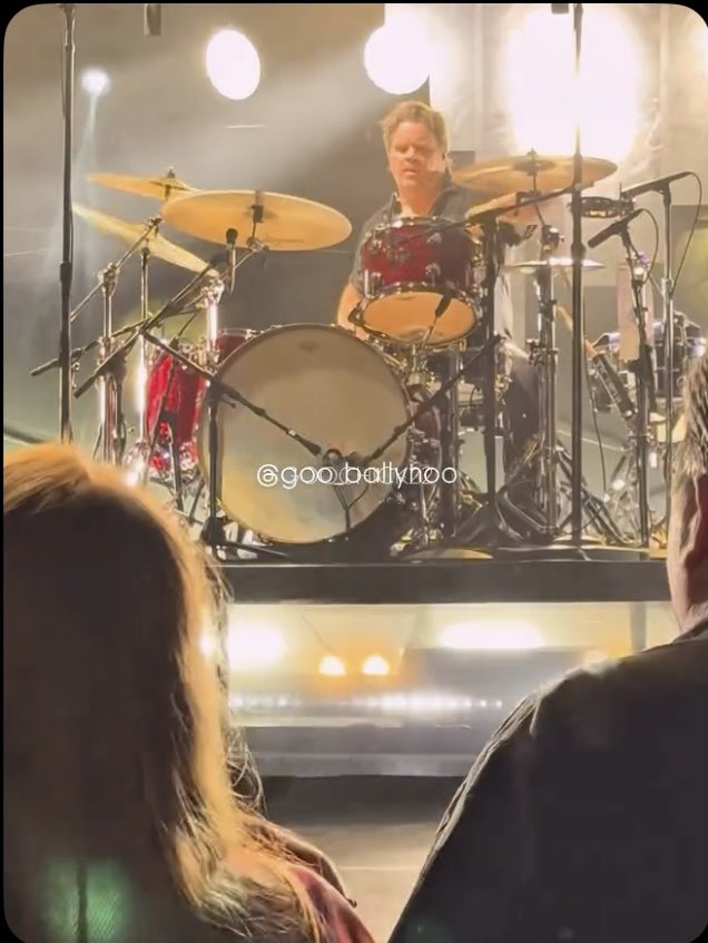 kiddingforkids's tweet photo. Run All Night
The Greek Theater LA
9/7/2025
#googoodolls #johnrzeznik #robbytakac #runallnight...
まだ生きているうちに
この長く孤独な道のりを
一晩中走り続けるんだ 走り抜けるんだ
https://t.co/GAwjj9VqOR https://t.co/hlsxbVxOtf