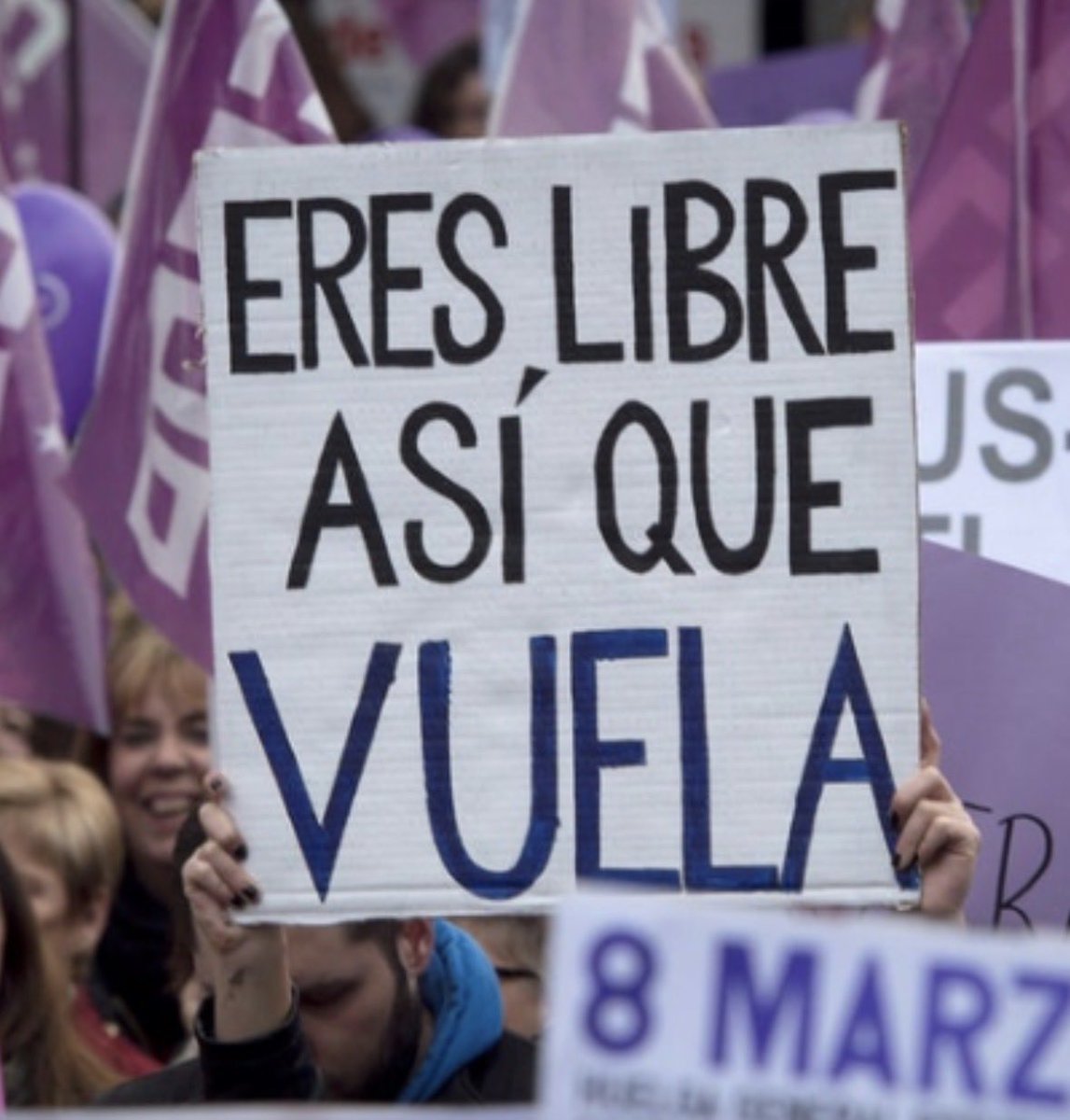 LolaBeccaria's tweet photo. En algunos países la policía de la moral detiene y tortura a las mujeres por su comportamiento libre. En muchos otros no hace falta policía: basta con la opinión pública. Mucha suerte a todas las que seguís empujando los límites!!!! https://t.co/UAgqNZKJWm