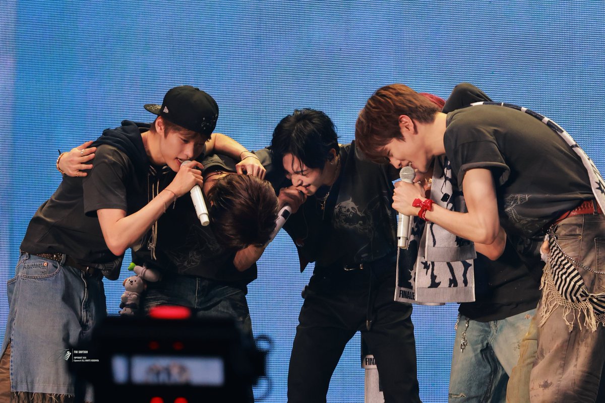 ᴊᴜɴᴇ. tweet media