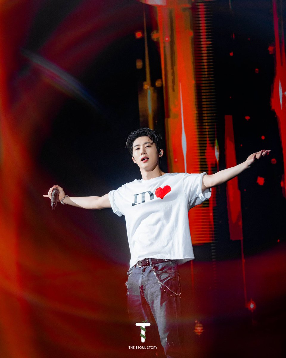 [#2026BITOUR] 📸 B.I closed ‘The Last Parade Encore’ with an unforgettable night of music and connection

From high-energy performances to heartfelt messages, the show was both a celebration of the journey and a meaningful goodbye for now

Photos here ⏩️ facebook.com/share/18ChcFyF…
