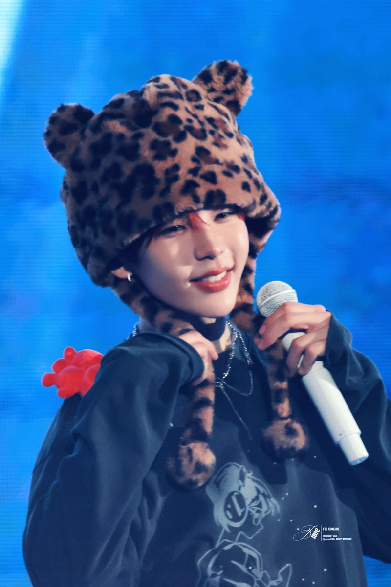 ᴊᴜɴᴇ. tweet media