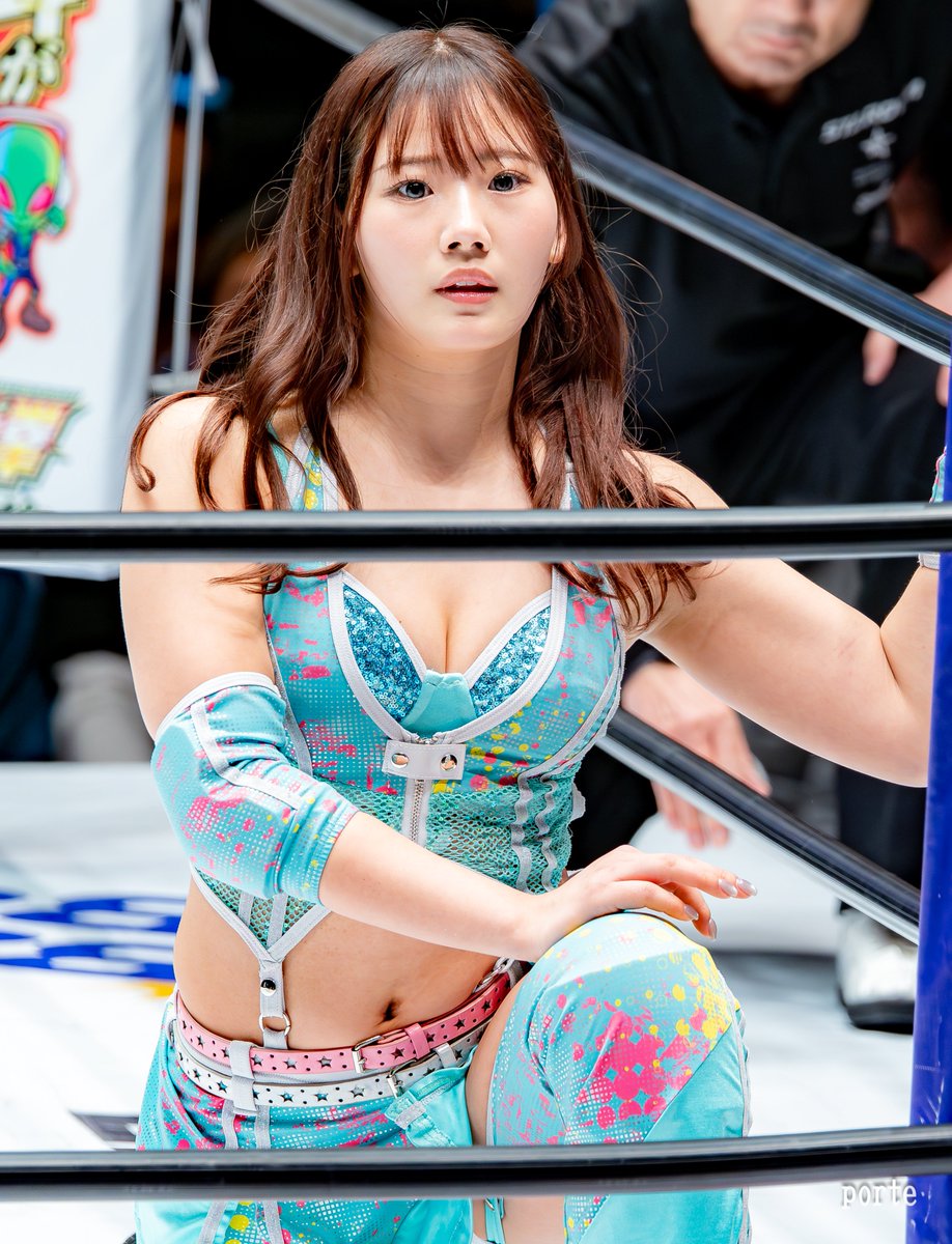 porte_azs178's tweet photo. 天咲シンデレラ光由さん

入場時に勝手に入ってきちゃった一般の方？がセコンドに連行されてた・・・以降出禁案件かな😅 https://t.co/bnW2etx2nB