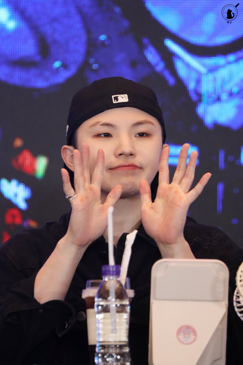 woozi_YJ's tweet photo. 250821 이즈위 베이징

ㅎㅇ👋🏻

#우지 #WOOZI #ウジ https://t.co/bmkYjv74rp