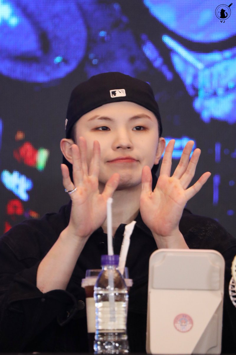 woozi_YJ's tweet photo. 250821 이즈위 베이징

ㅎㅇ👋🏻

#우지 #WOOZI #ウジ https://t.co/bmkYjv74rp