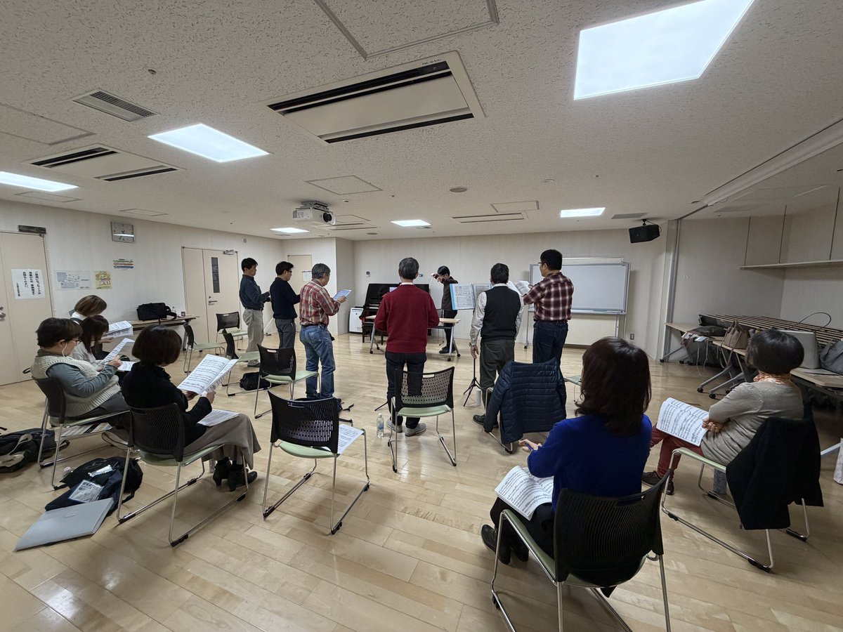 chormacademia's tweet photo. 本日3/8(日)は上村氏&amp;松崎氏練
男声7名、女声8名

第一ステージの「あさきよめ」全曲と第二ステージの「死んだ男の残したものは」を練習しました🎶
(第二ステージはテノールの後ろにソプラノ、ベースの後ろにアルトでの練習)

本番が近づいてきました。
気を引き締めて頑張ります💪 https://t.co/tUHGlc8QvV