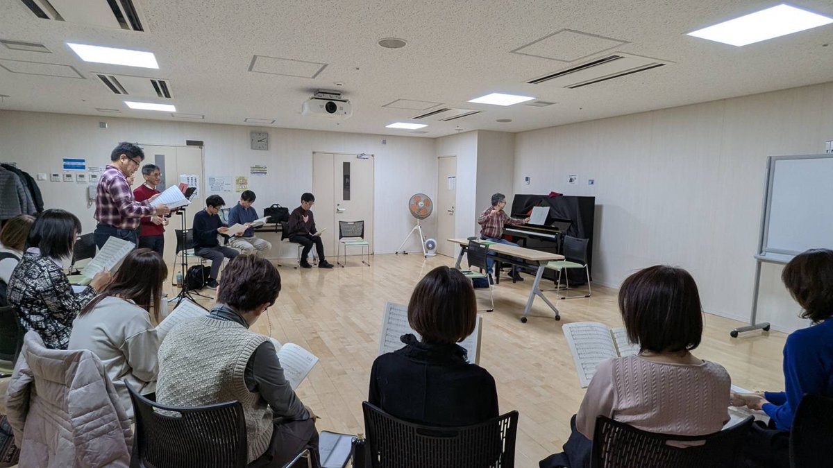 chormacademia's tweet photo. 本日3/8(日)は上村氏&amp;松崎氏練
男声7名、女声8名

第一ステージの「あさきよめ」全曲と第二ステージの「死んだ男の残したものは」を練習しました🎶
(第二ステージはテノールの後ろにソプラノ、ベースの後ろにアルトでの練習)

本番が近づいてきました。
気を引き締めて頑張ります💪 https://t.co/tUHGlc8QvV