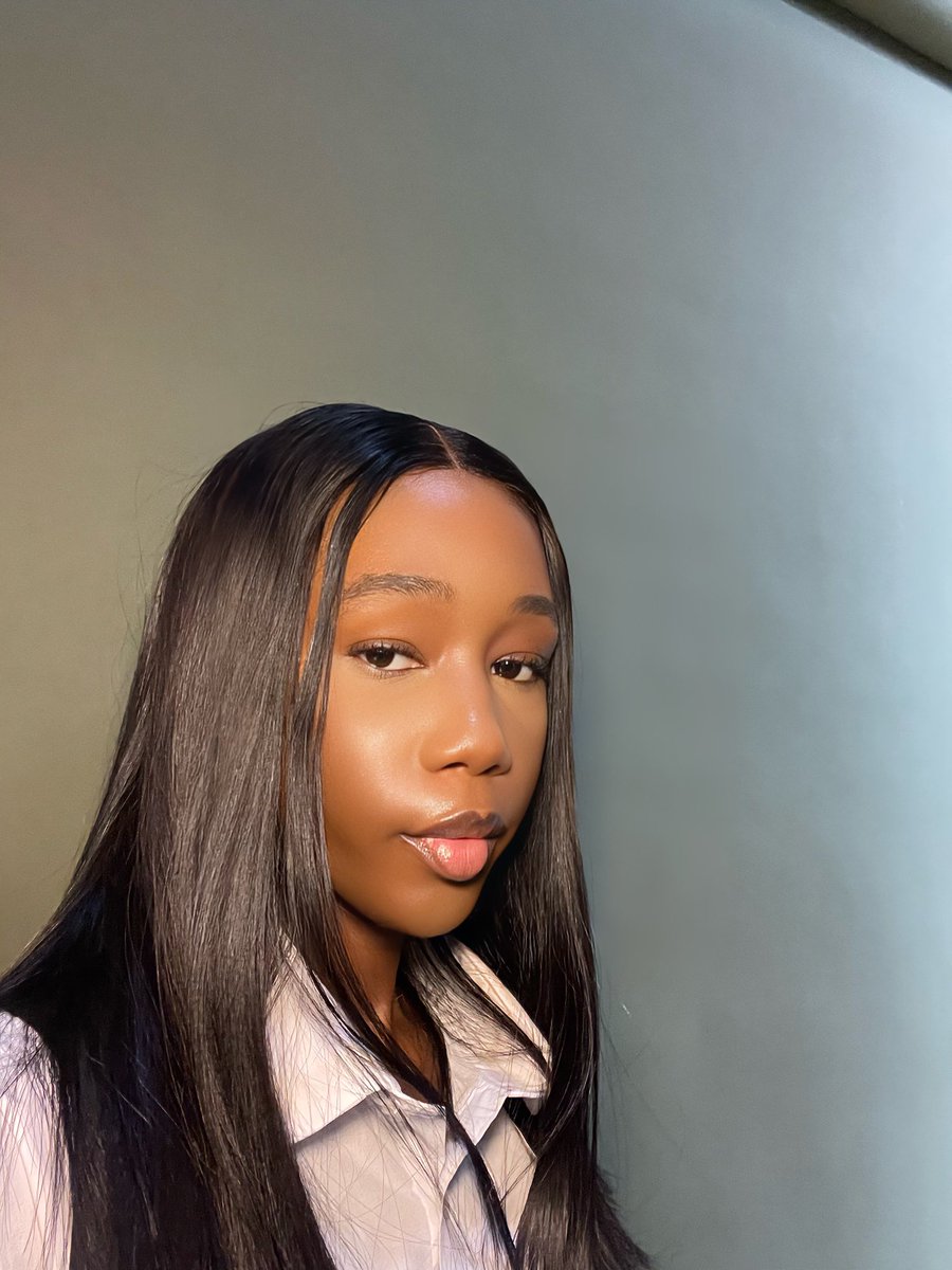 Digital_Nmesoma's tweet photo. I AM A WOMAN 

Yes I can pay bills without depending on a man 

Yes I can take trips without depending on a man 

Yes I can maintain my body&amp; lifestyle without depending on a man

Yes I can be industrious and be a wife 

HAPPY INTERNATIONAL WOMENS DAY. https://t.co/LcDdk9v6dG