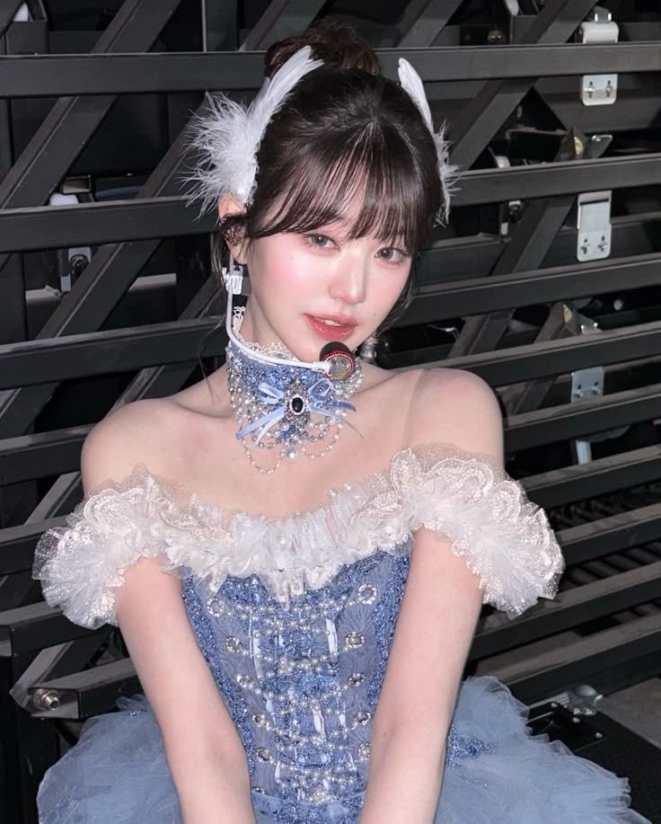 Wonyoung on writing their song 'Blue Heart', inspired by the hyperscrutiny female idols receive:

"I wanted to write about the strength of women, and this song conveys that one should choose an icy cold heart over a warm red one, to live life with confidence."

Happy Women's Day!