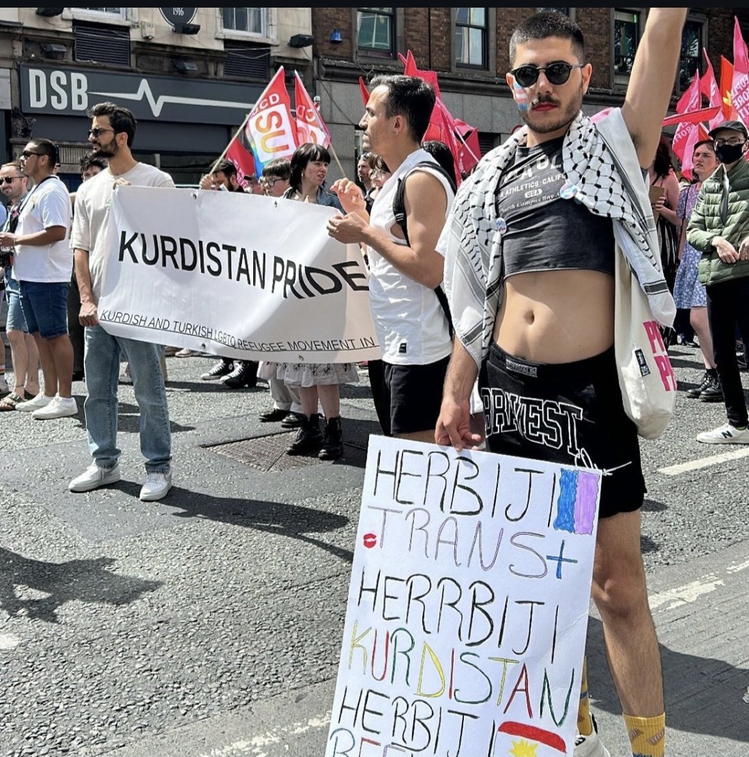 #8MartDünyaKadınlarGünü

Dağda Gerillalara Siktirdiği Küflü Amına Polis Copu Sokturmak İsteyenler Hariç Kadınlar Gününüz Kutlu Olsun Aponun Solgun Orospularına İstedikleri İlgiyi Vermeyin Apo Bile Sevmiyor Onları Yazıktır