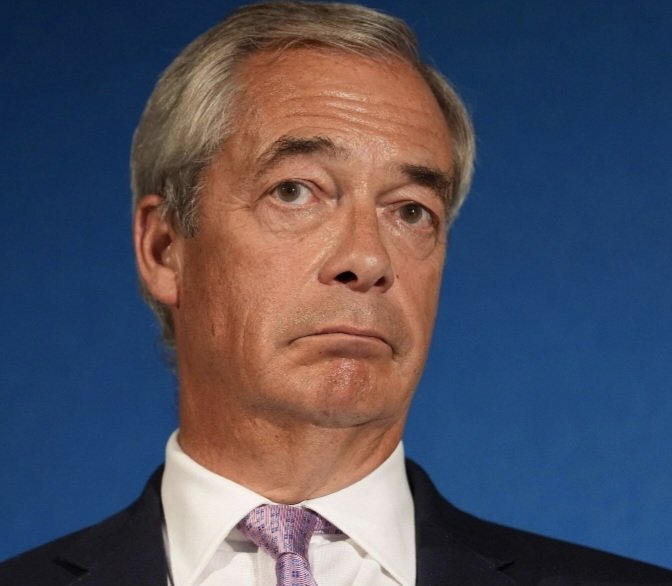 Tush27J's tweet photo. Dear @Keir_Starmer 
A few tips.
Cancel the visit of King Charles to the USA.
Call Donald Trump. Tell him to naff off ( I'm being polite) then put the phone down.
Tell Tony Blair to sit down and shut up.
Ignore Nigel Farage. He's a Trump ass kisser.
Thank you. 
#BBCLauraK https://t.co/GelnKLzNcj