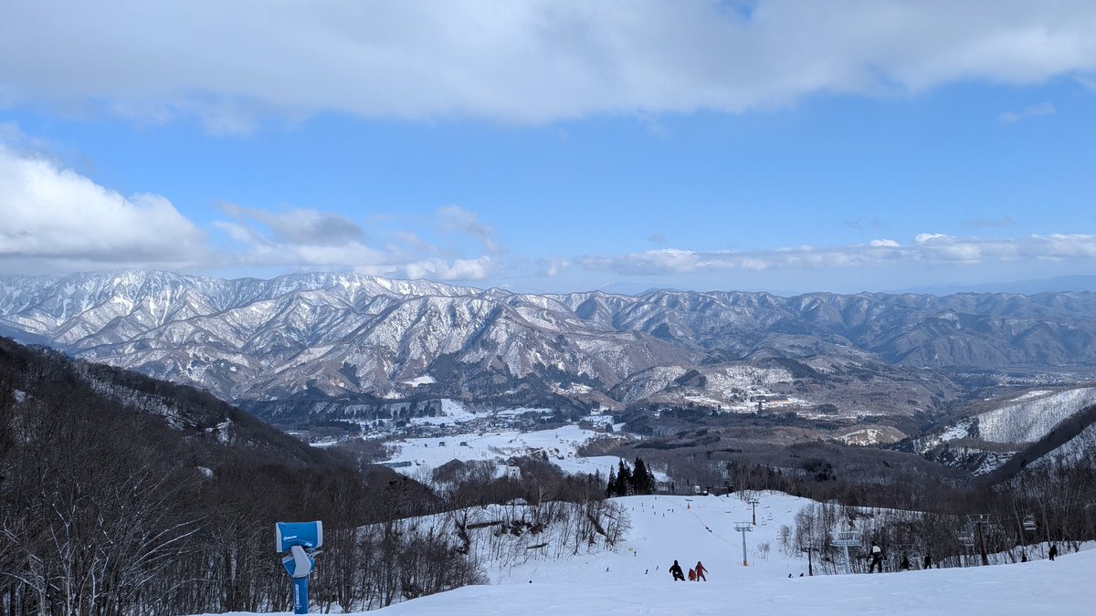 栂池滑りきったです…
山頂リフト以外はシャバ雪・ザラメ・凸凹でスーパーハードでヘトヘト。