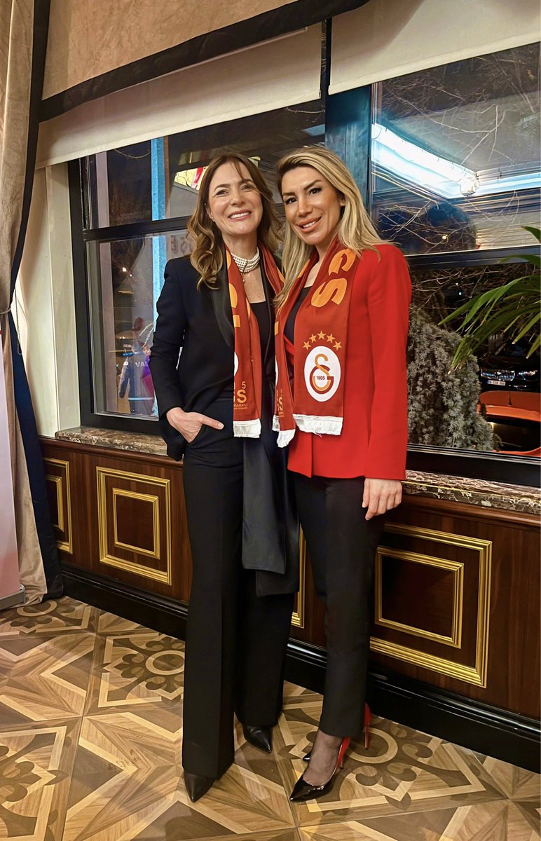 selingozgenc's tweet image. 1905 AGS Ankara Galatasaraylı 
Yönetici ve İş İnsanları Derneğimizin çatısı altındaki #Ankara’nın çeşitli
 #iş sektörlerinden 
kadın üyelerimizin bir kısmı ile 
8 Mart Dünya Kadınlar Günü vesilesi 
ile #iftar yemeğinde bir araya geldik. 

Kıymetli misafirimiz sayın hocam 
Dr.