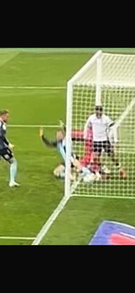 tea girl tweet media