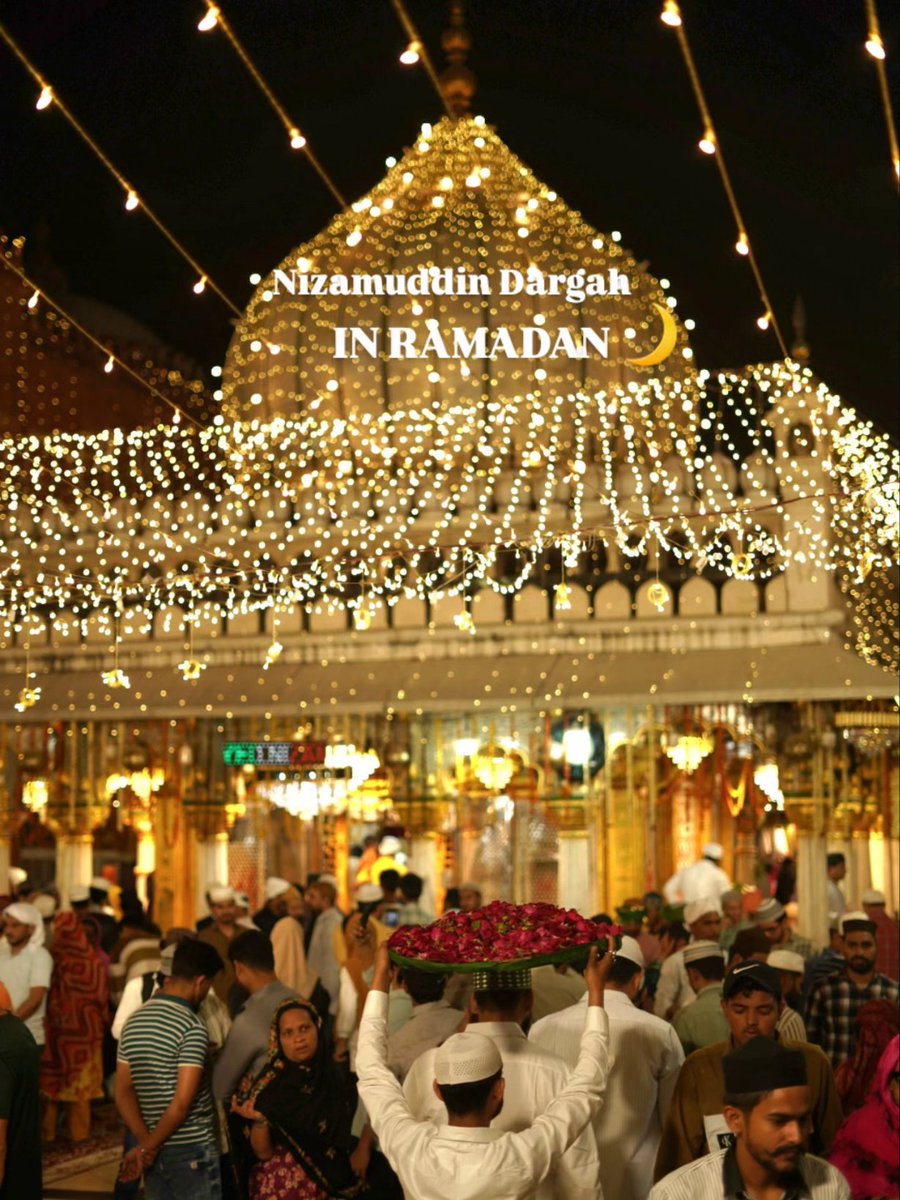 ShadabNama's tweet photo. Nizamuddin Dargah 🌙

Ramadan nights at Hazrat Nizamuddin  Dargah.
.
.
.
Between Duas,sukoon,and shared iftar moments ,you realise...some nights are meant to heal the soul. 

 #dargah #rockstar
#ramadan #faith #Trending https://t.co/4dfnVuMYlT