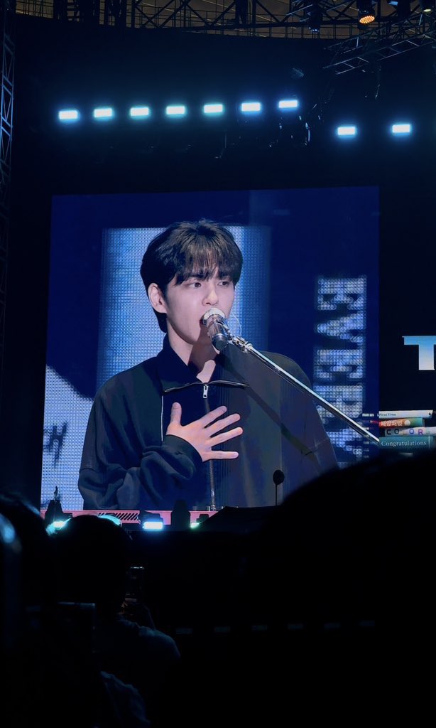 앞머리 보고 깔깔 웃음
이거이거 대왕 핑크색 구르프 말고 있던거 아녀?? ㅋㅋㅋㅋㅋㅋㅋㅋㅋㅋㅋㅋㅋㅋㅋㅋㅋㅋㅋㅋㅋㅋㅋㅋㅋㅋㅋㅋㅋㅋㅋㅋㅋㅋㅋㅋㅋㅋㅋㅋㅋㅋㅋㅋㅋㅋㅋㅋ