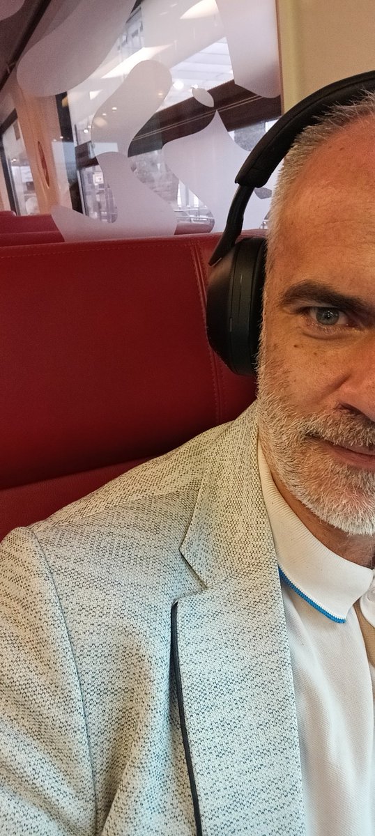 Bezig_Bijtje81's tweet image. #LetsGooo
#TreinLeven
#TreinLeed
#Arnhem here ik kom😈