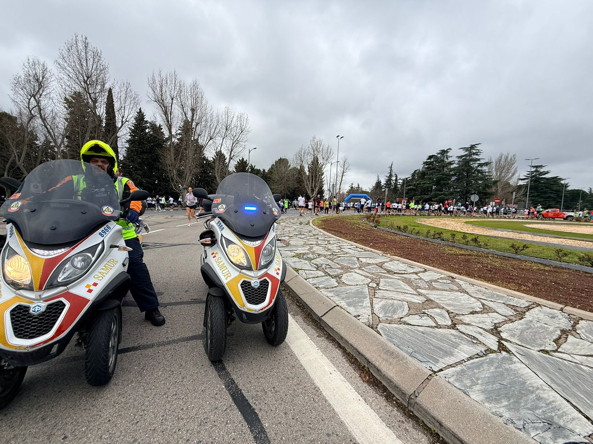 Halcon_SAMURpc's tweet image. Hoy estamos con una dotación junto al resto de miembros de @SAMUR_PC  en la Media Maratón Universitaria de #Madrid. Cerca de los #runners por si nos necesitan. ✌️